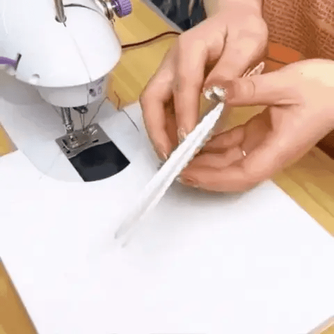 MÁQUINA DE COSER PORTATIL
